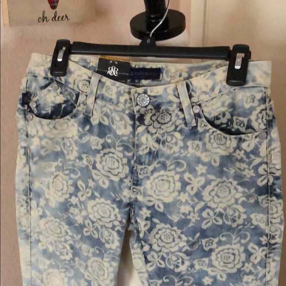 Rock & Republic laced Berlin skinny jeans - Picture 2 of 8